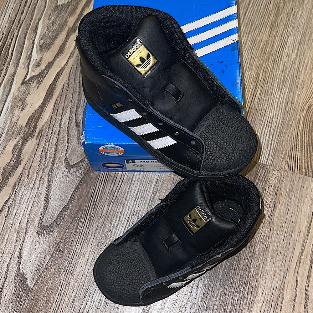 🚨Adidas Shell-Top 👟🚨 - Picture 5 of 5